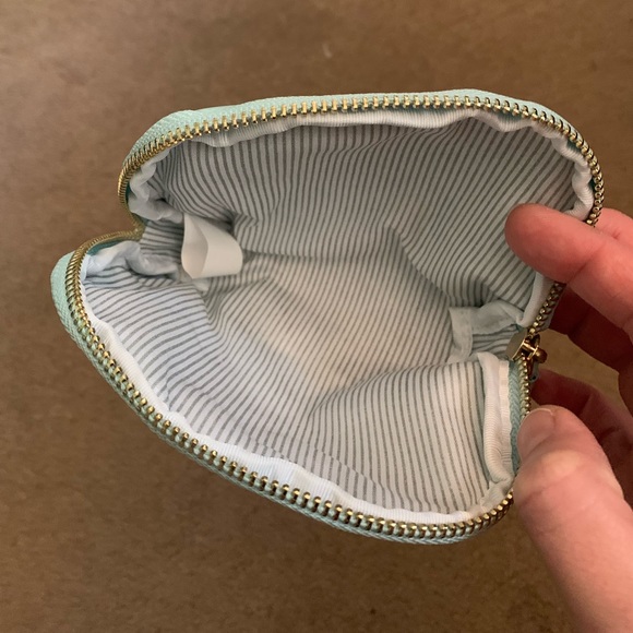 Makeup bag - Picture 3 of 6